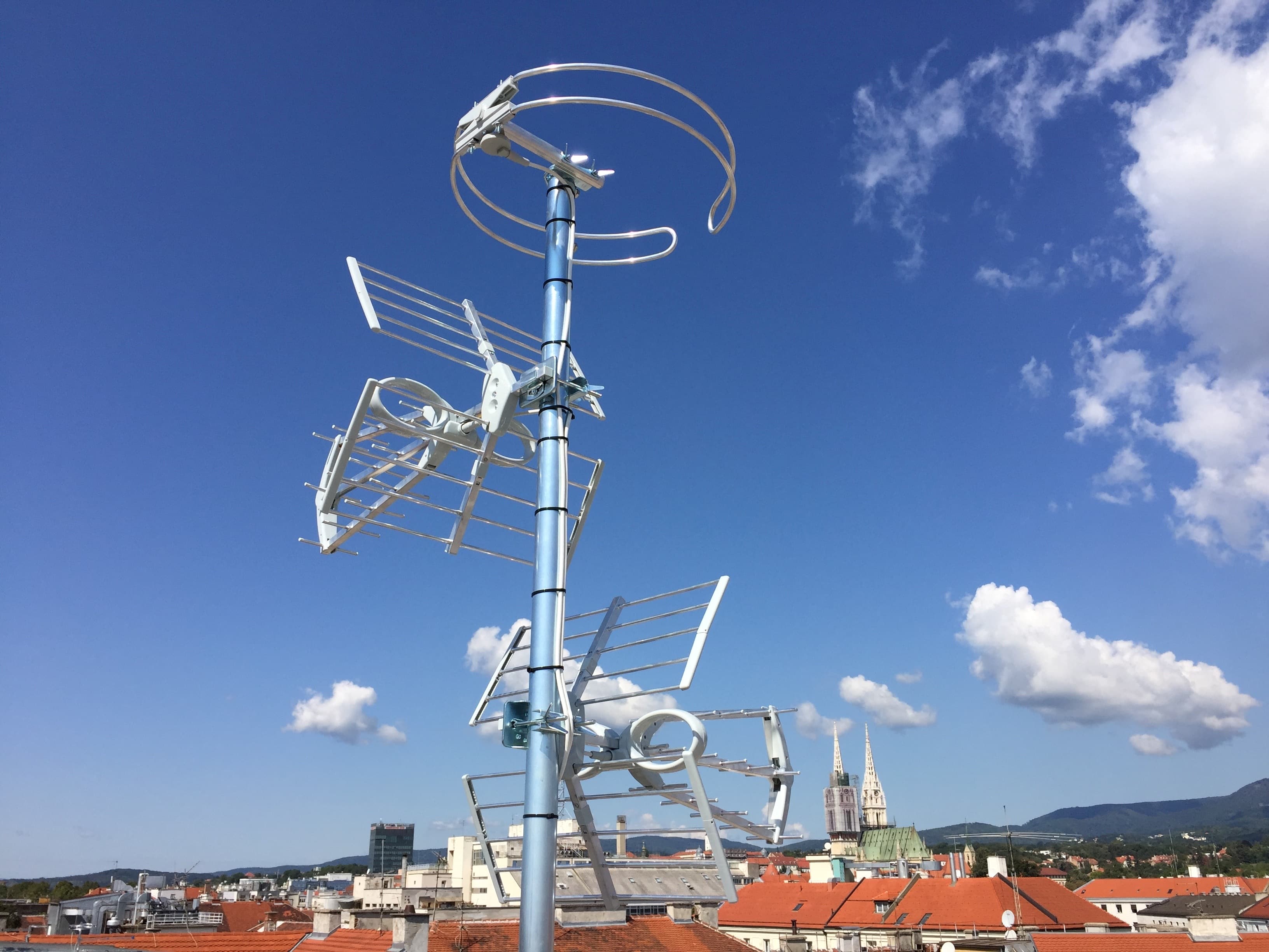 Krovna TV antena montirana u Zagrebu